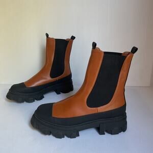 Portland Brown Black Chunky Platform Chelsea Boots Size 9 Women’s Fashion NWOT